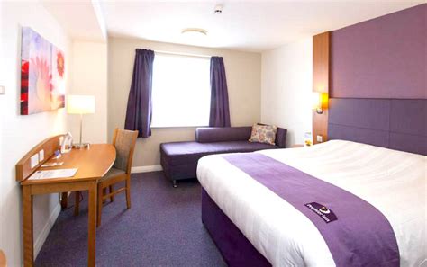 Premier inn (see also travelodge, ibis) is the uk's largest hotel brand with 72,000 rooms and 780 hotels. Premier Inn Wembley, London | Book on TravelStay.com