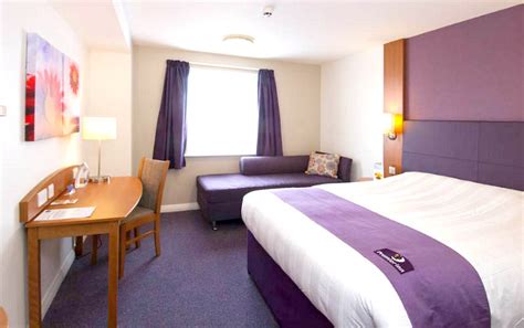 Premier inn london putney bridge. Putney Bridge Premier Inn, London | Book on TravelStay.com