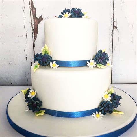 Cornflower And Daisy Wedding Cake Etoile Bakery