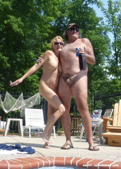 Nudisten Swinger Paar Fkk Bilder Und Fotos