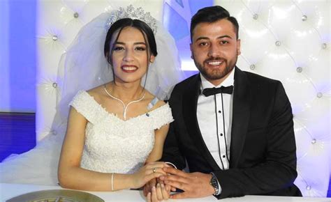 Körfez'in tanınan simalarından önceki dönem körfez belediye meclis üyesi mali müşavir murat yazar, oğlunu evlendirmenin mutluluğunu yaşadı. Murat Kırcı oğlunu evlendirdi
