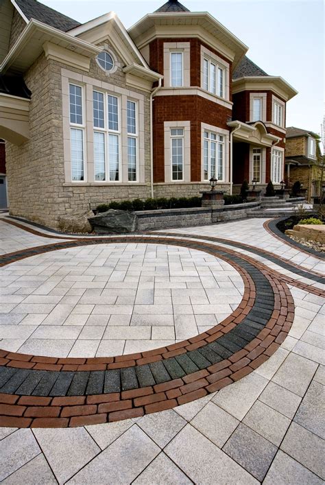 Umbriano Driveway With Copthorne And Series 3000 Accents In 2020