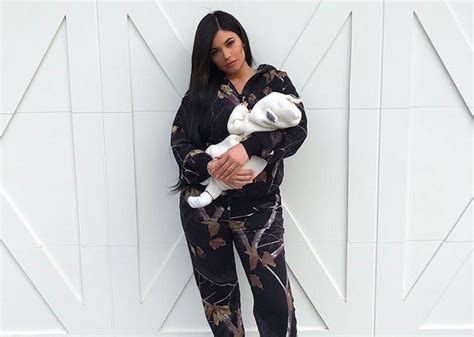 Kylie Jenner Explains Why She Named Her Daughter Stormi 1 Fashionisers©