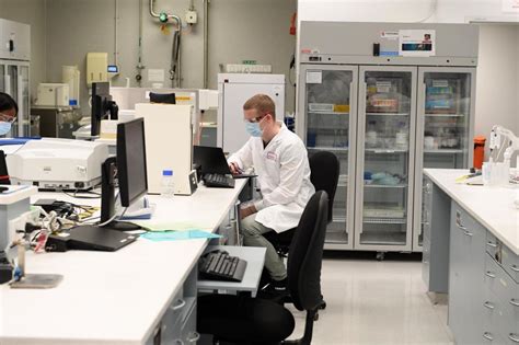 29 january 2021 15:15 gmt. Coronavirus: La vacuna de Oxford y Astra Zeneca ya tiene ...