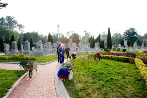 В этот день нужно отпустить старые обиды и простить нельзя на пасху скорбеть, так как скорбь противоречит праздничному духу. Что нельзя делать на Пасху: прочтите главные поверья и ...