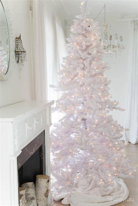Secrets And Tips To Decorate A White Christmas Tree