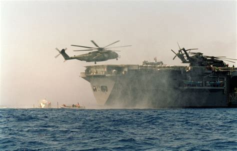 An Ch 53e Lands On Uss Inchon Mcs 12 As It Patrols The Adriatic Sea