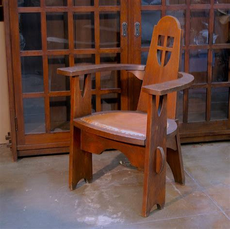Features an arts and craft oak armchair with leather seat by stanley webb davies made in 1936, with doweled bridle joints, chamfered edges and chip. Voorhees Craftsman Mission Oak Furniture - Arts and Crafts ...