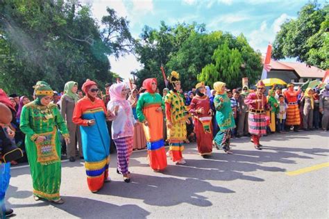 Tari Lulo Sultra Tampil Pada Karnaval Budaya Hari Jadi Ke 413 Selayar