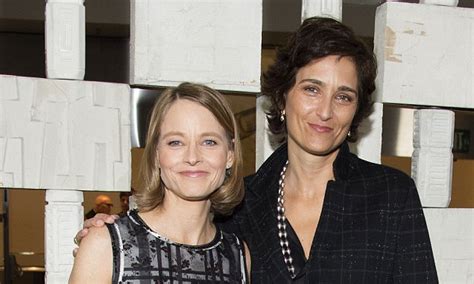 Jodie foster's wife first john hinckley. Jodie Foster's wife Alexandra Hedison gets restraining order on obsessed fan | Daily Mail Online