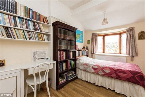 Maybe you would like to learn more about one of these? bedroom with desk and storage | Spare room decor, Home ...