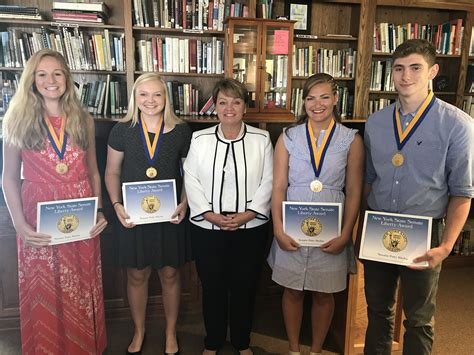 Ritchie Presents Local Teenagers With Liberty Medals