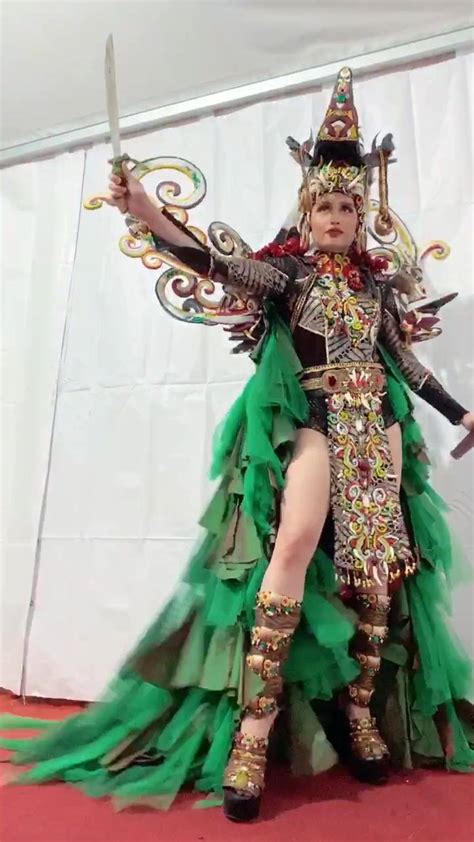 Jember Fashion Carnival Hudoq Queen From East Kalimantan🇮🇩 By Cinta