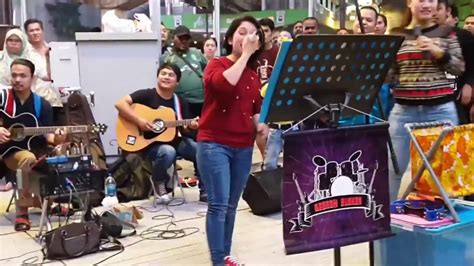 Pertama kaliku kenalkan dirimubetapa inda.  BAKAT  Pertama kali oleh shaa feat redeem buskers - YouTube