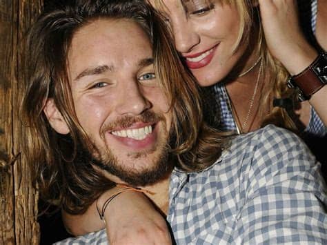 He is an actor and composer, known for тайна армана (2015), strip mind (2007) and alles was zählt (2006). So männlich sieht Bravo-Star Gil Ofarim heute aus ...