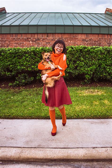 Discover outfit ideas for party made lots of inspiration, diy & makeup tutorials and all accessories you need to create your own diy scooby doo daphne costume for halloween. Easy DIY Scooby Doo Dog and Owner Halloween Costume | Scooby doo halloween costumes, Halloween ...