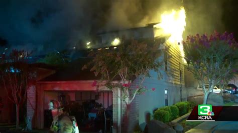 Early Morning Fire Destroys Sacramento Townhouse Youtube