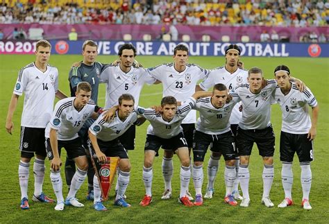 Um fußball ging es im vorfeld der partie deutschland gegen ungarn kaum. DFB Fußball Nationalmannschaft Prämien und Verdienst 2016
