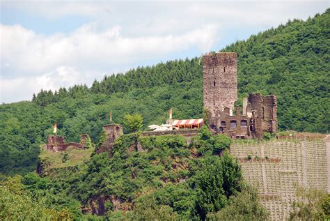 (score from 277 reviews) real guests • real stays • real opinions. Great Castles - Gallery - Burg Metternich, Rheinland-Pfalz ...