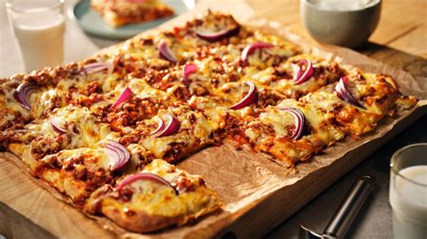 Pizza Med Kjøttdeig Oppskrift fra TINE Kjøkken