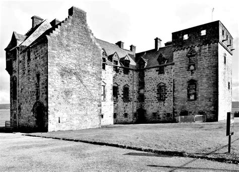 Newark Castle Port Glasgow © Raibeart Macaoidh Cc By Sa20