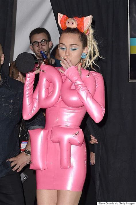 Mtv Vmas 2015 Miley Cyrus Dons Series Of Revealing Outfits As She Makes Drug References And