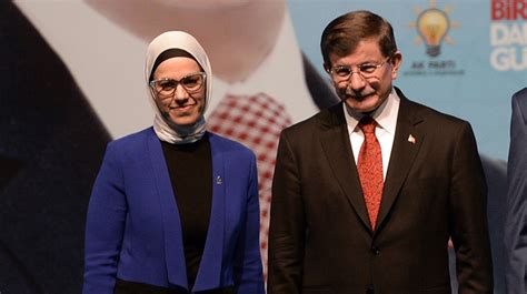 Hakkında merve kavakçı'nın kardeşi olması hariç bir bilgim olmayan insan. Başörtülü ilk yemin