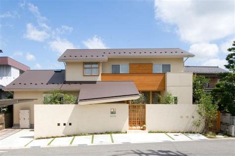 動画ホーム 厳選コレクション shutterstock select shutterstock elementsカテゴリー. 木目が映える和モダンな外観(『クローバー house』オリーブの木 ...