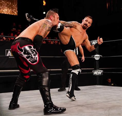 Bobby Fish Makes Me Horny😈 Wrestlewiththepackage