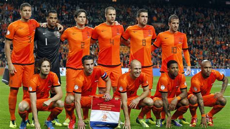 Frank de boer is een voormalig profvoetballer van onder meer ajax en fc barcelona en ook van het nederlands elftal. Winnen met zeven goals verschil: Oranje deed het twee keer ...