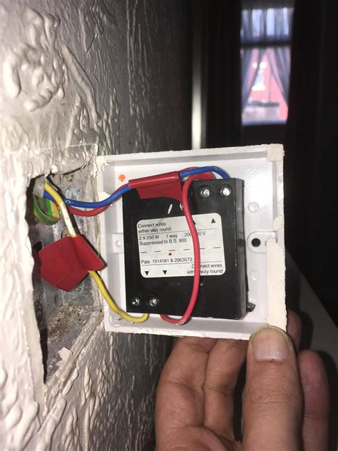 I have a double switch that controls my dinning and kitchen. walls - replacing double switch old cable colours - Home ...