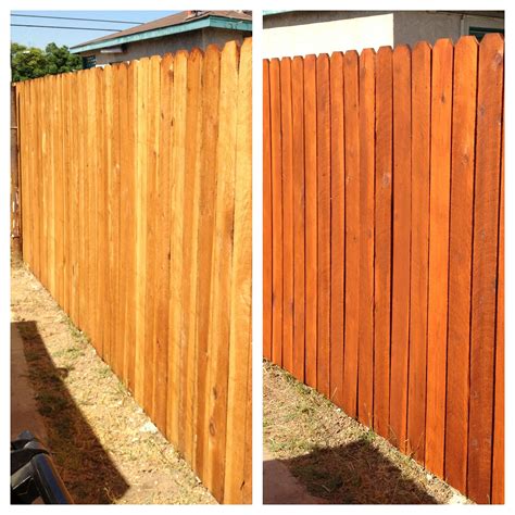 Stained And Sealed Wood Fence Before The Rainy Season Fence Stain Wood