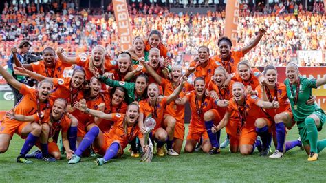 Kleurplaat Oranje Leeuwinnen Wk Voetbal Vrouwen Kleurplaten Hot Sex Picture