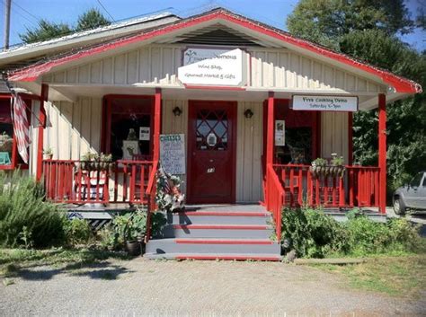 Maybe you would like to learn more about one of these? Country Traditions (Dillsboro) - 2018 All You Need to Know ...