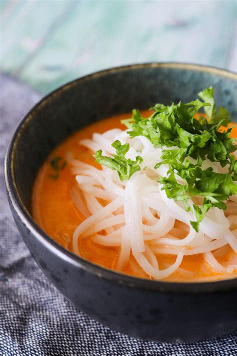 Nem Suppe Med Risnudler R Dkarry Og Kokosm Lk Nem Aftensmad I Dag