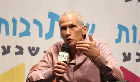 ג'וני שב משדה הקרב, באתר גלובס, 5 במרץ 2009 ח"כ עמר בר-לב אישר: ישראל עומדת מאחורי חיסול סמיר קונטאר ...