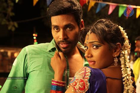 Azhagiya Pandipuram Tamil Movie Hot Stills Photo 4 Of 20