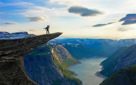 Trolltunga Mountain In Norway Wallpaper Hd Wallpapers
