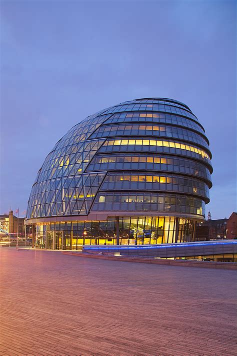 What companies run services between london paddington station, england and city hall, greater london, england? File:City hall London at dawn.jpg - Wikimedia Commons