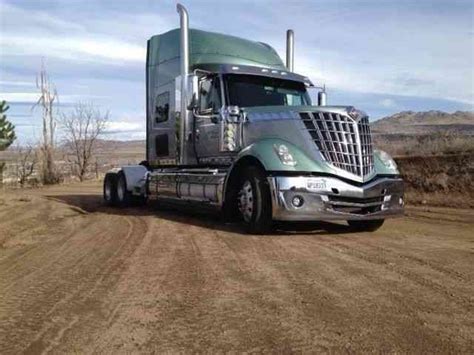 International Lonestar 2011 Sleeper Semi Trucks