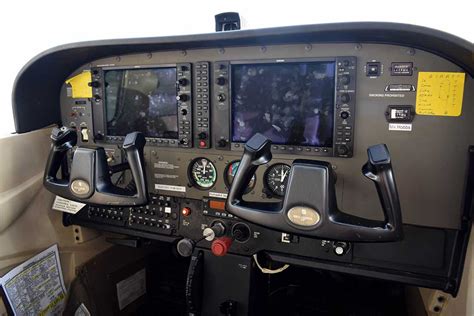 2 identify the highlighted cessna 172 basic flight instruments below. Cessna 172S N1200V | Tampa Bay Aviation
