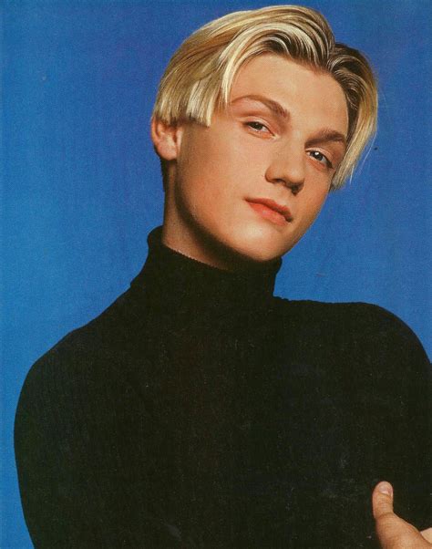 Originally born in jamestown, new york in 1980, carter and his family moved he enjoyed acting and even made an appearance in the '90s film edward scissorhands. Frisyr Mittbena Man | Grekland Cypern
