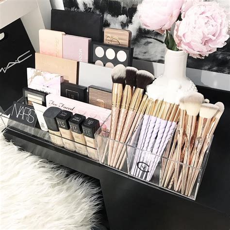 Read more25 diy vanity mirror ideas with lights. Makeup Vanity with Lights Makeup Vanity with Lights Ikea ...