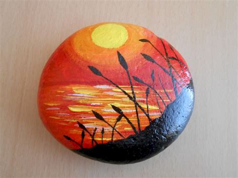 Awesome 67 Beauty And Cute Rock Painting Ideas