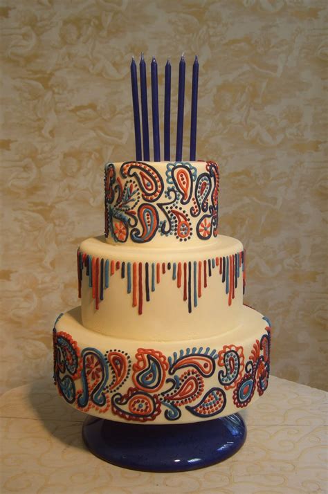 Use these lovely cake boards to display yummy fondant cakes or vanilla cupcakes. Paisley Birthday Cake | How to stack cakes