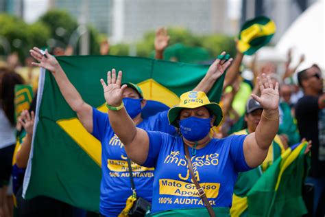 Graduado em gestão pública (ifb). Apoiadores de Bolsonaro voltam a protestar pela volta do voto impresso