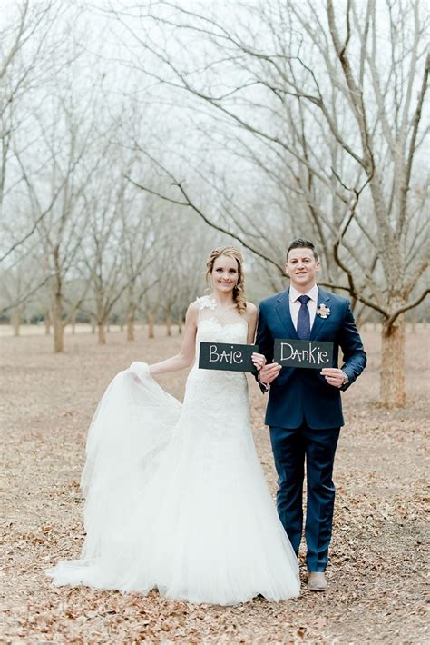 Sometimes it is possible to get the most sincere and memorable shots. 22 Wedding Photo Ideas & Poses