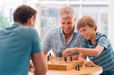 Puedes comenzar con juegos creados por nosotros, entre los cuales se incluyen: ¿Por qué los niños deben aprender a jugar ajedrez? - Etapa ...