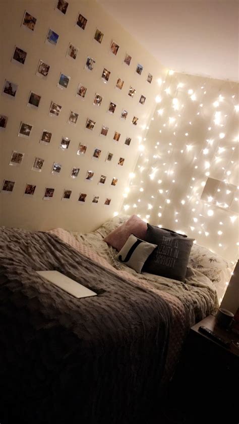 If you want to adorn your bedroom with christmas lights then we have some ideas for you. Polaroid pictures and fairy lights create the perfect ...