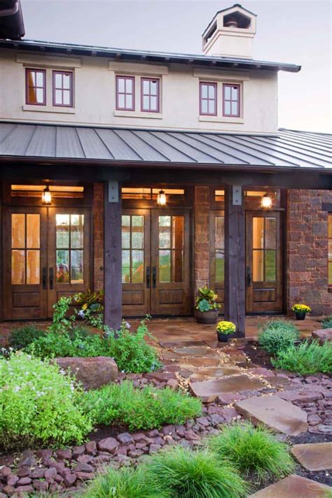 Texas has some of the most unique geography in the country, which combined with its rich history and reputation for all things big, results in some incredibly unique house styles. Rustic Texas hill country home blends with old world elegance